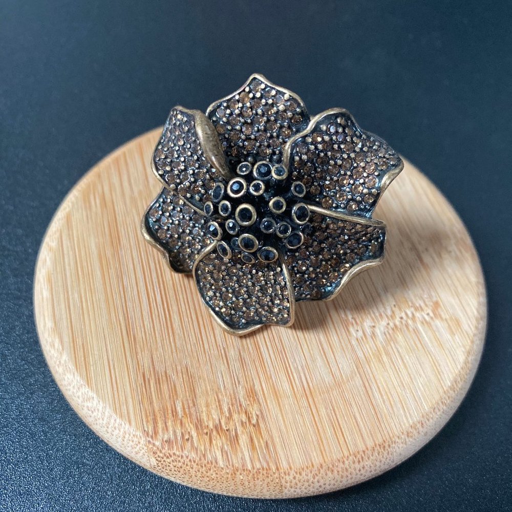 Statement Cocktail Ring - Flower sparkly crystals